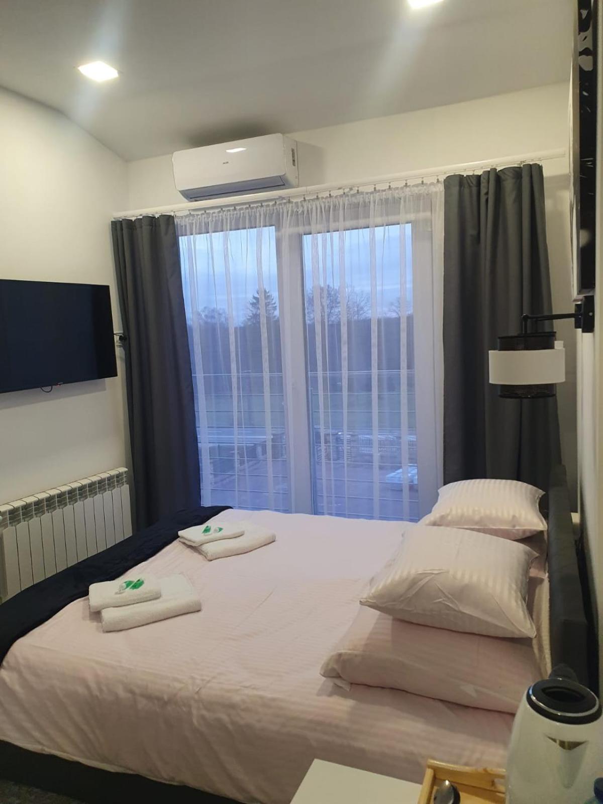 Comfort Stay, Ev, Parking Boleslawiec  Esterno foto
